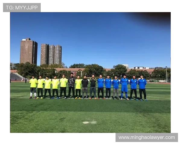 上海足球队的转型之路:从辉煌到重生的纪实探索与反思 上海足球队的转型之路:从辉煌到重生的纪实探索与反思