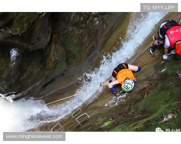 成都与重庆极限运动队赛后复盘分析个人能力的较量与启示