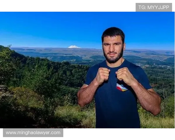 埃及魔山与东欧大炮的巅峰对决谁才是足球世界的真正霸主