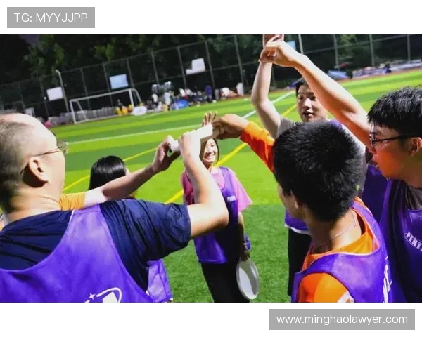 飞盘热潮席卷杭州飞盘队意识变革引发广泛关注与讨论 飞盘热潮席卷杭州飞盘队意识变革引发广泛关注与讨论