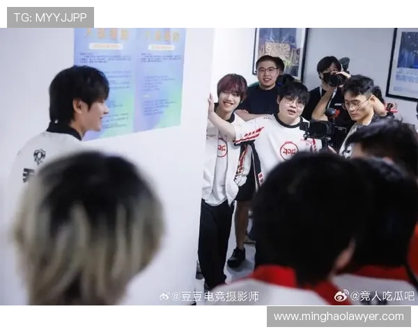 探讨JDG战队在王者荣耀赛事中的心理素质与团队协作能力分析